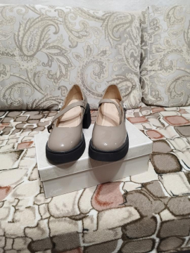 Женские ботинки