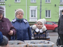 В Слуцке начали проходить новогодние ярмарки